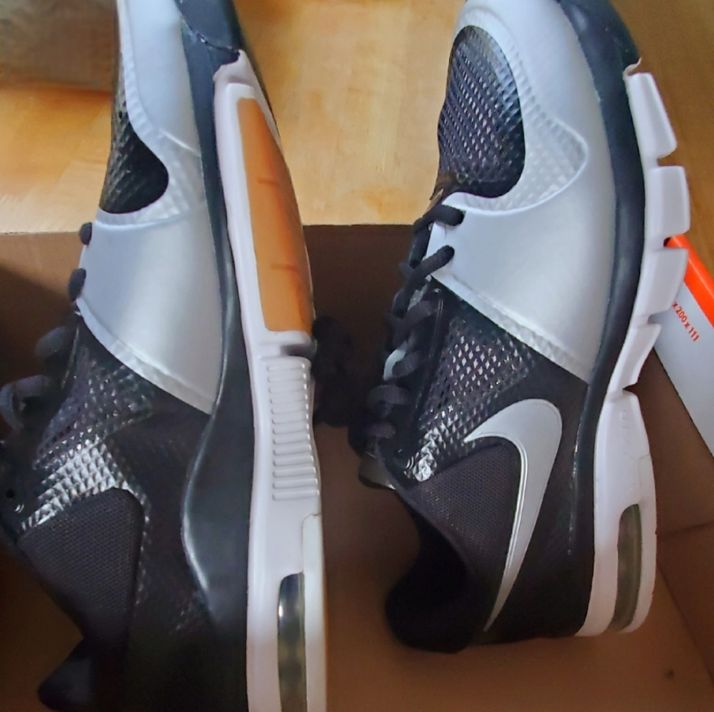 COPY - Nike women's aier extreme volley